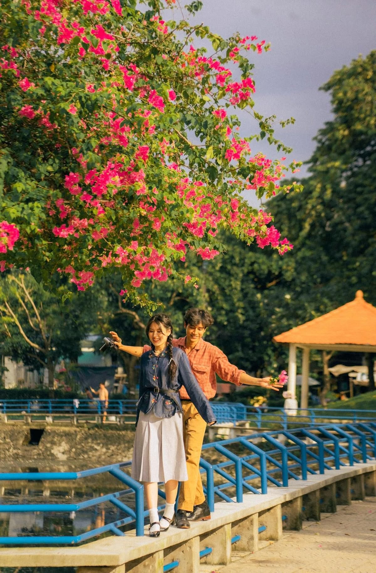 Bỏ rơi bạn trai nghèo để lấy thiếu gia rởm