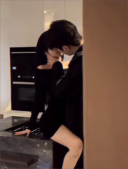 Nuôi Ngạ Quỷ Hãm Hại Tôi Trên Livestream, Trà Xanh Khóc Thảm Nhận Bản Án Bị Bế Xuống Địa Ngục